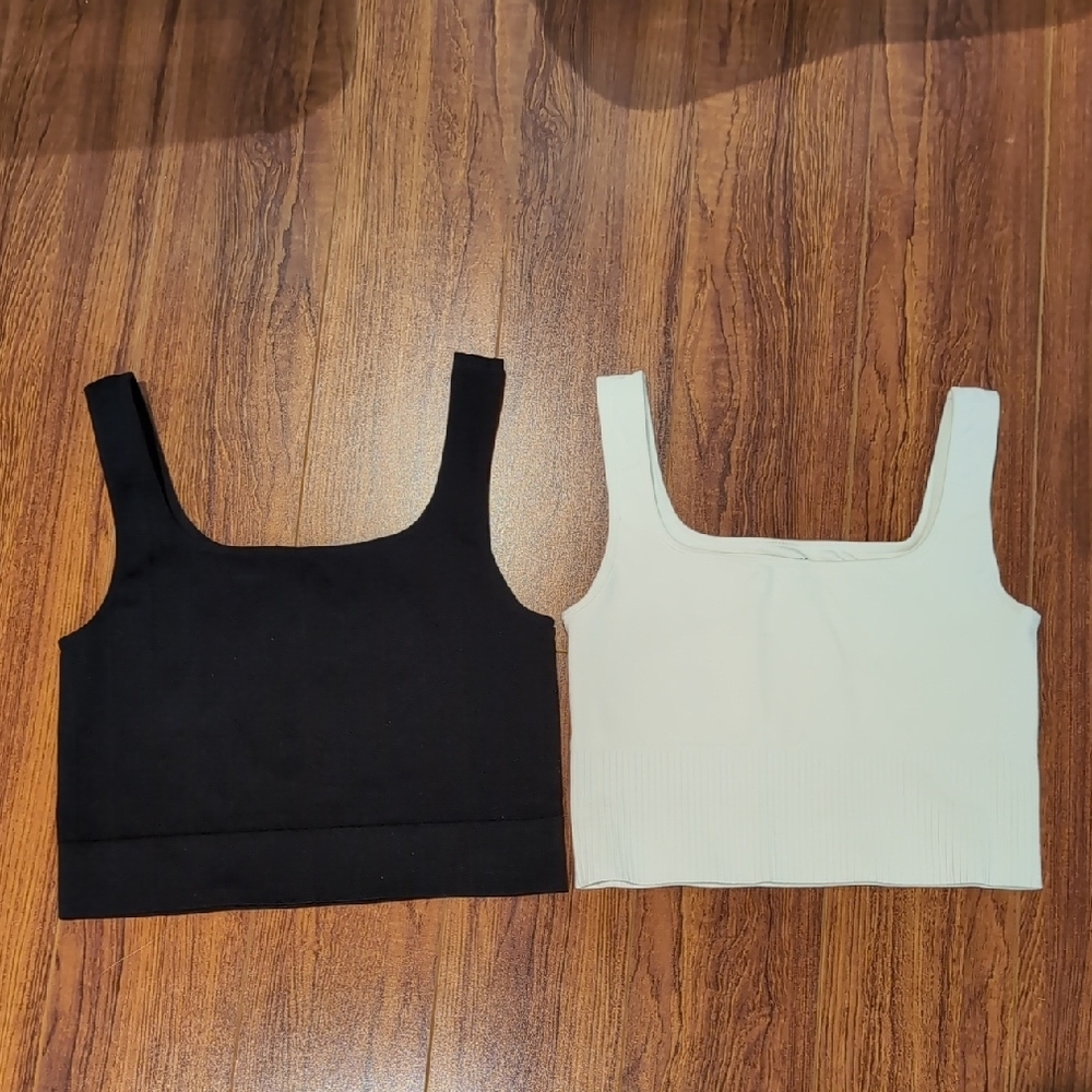 H&M Sport Black and Cream Women's Active Tops Size Small
